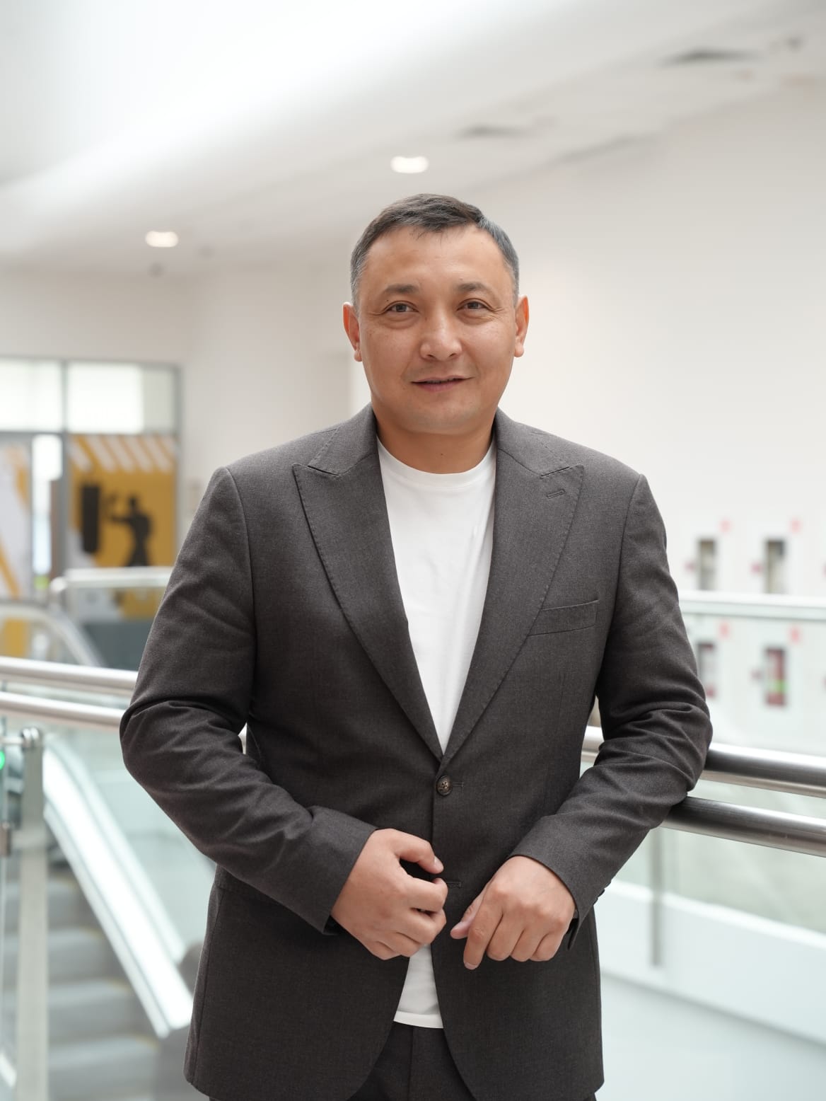 Ерменов Ермек Оразбаевич,  магистр, преподаватель.